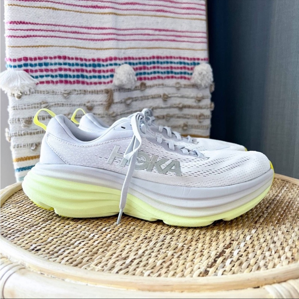 Hoka One One Bondi 8 Nimbus Cloud Luminary Green Road-Running Sneakers Size 7.5
